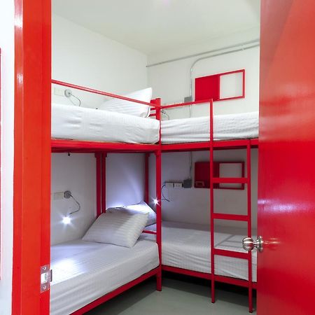 Jellybean Ezy Hostel Sathorn Bangkok Exterior photo