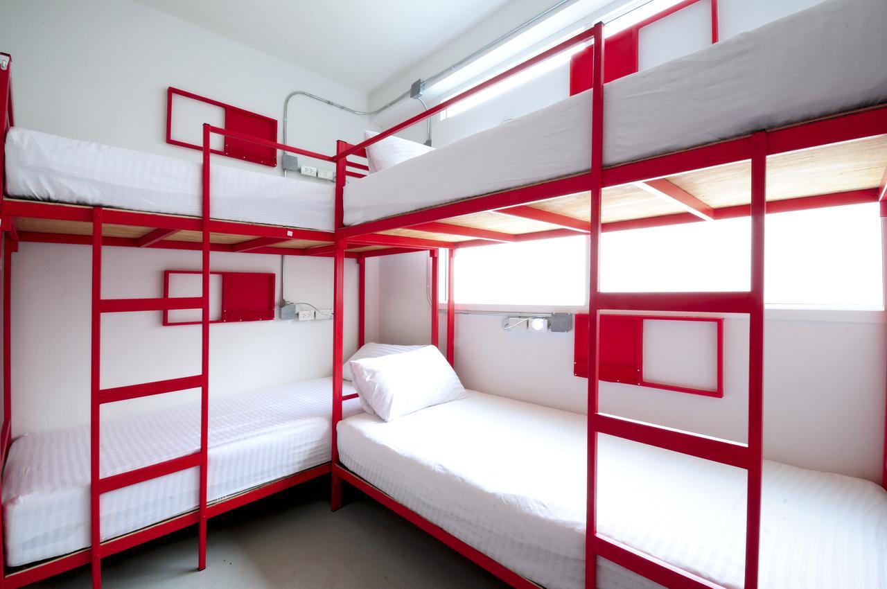 Jellybean Ezy Hostel Sathorn Bangkok Exterior photo